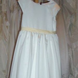 NWT Sweet Beginnings SZ 7 Flower Girl